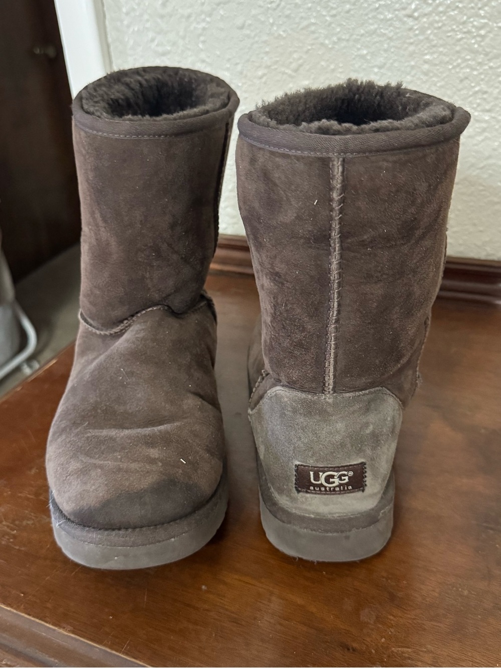 UGG Short Classic Boot in Chocolate